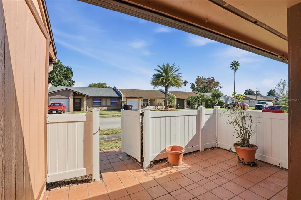 En Venta: $264,000 (3 camas, 2 baños, 1361 Pies cuadrados)