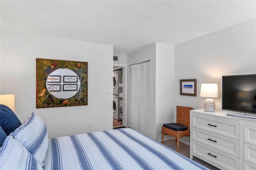 For Sale: $695,000 (3 beds, 2 baths, 1176 Square Feet)