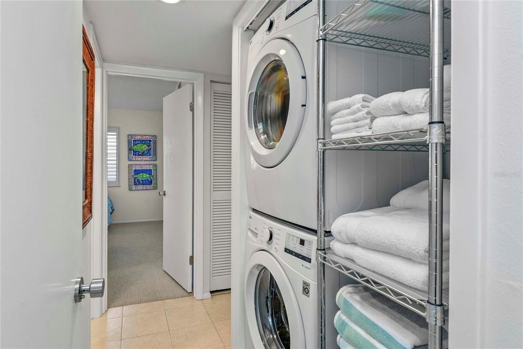 For Sale: $695,000 (3 beds, 2 baths, 1176 Square Feet)