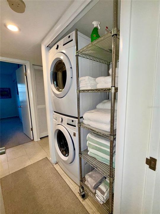 For Sale: $695,000 (3 beds, 2 baths, 1176 Square Feet)