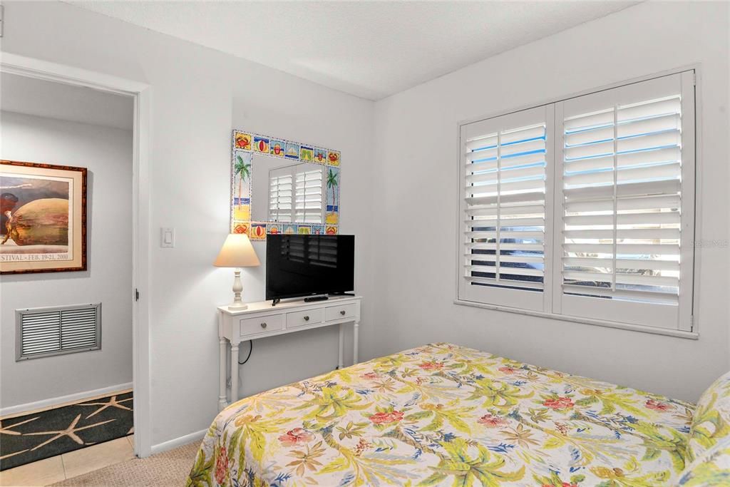 For Sale: $695,000 (3 beds, 2 baths, 1176 Square Feet)