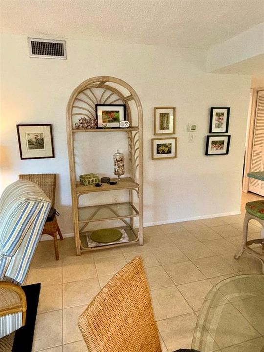 For Sale: $695,000 (3 beds, 2 baths, 1176 Square Feet)