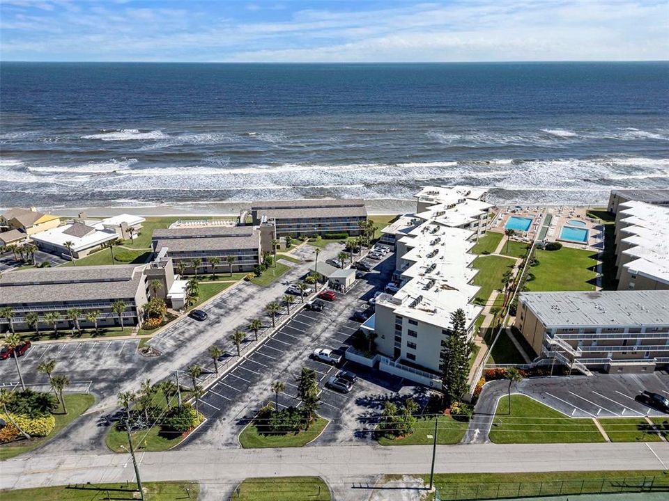 For Sale: $695,000 (3 beds, 2 baths, 1176 Square Feet)