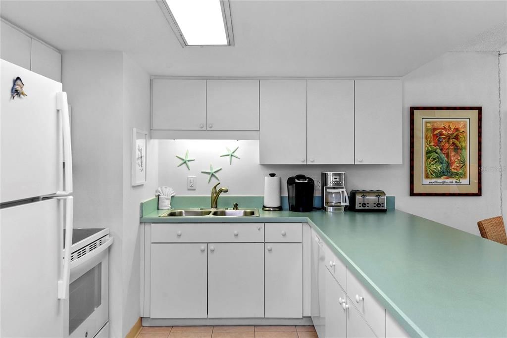 For Sale: $695,000 (3 beds, 2 baths, 1176 Square Feet)