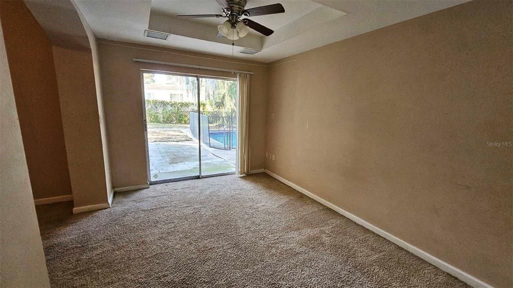 En Venta: $300,000 (4 camas, 3 baños, 2167 Pies cuadrados)