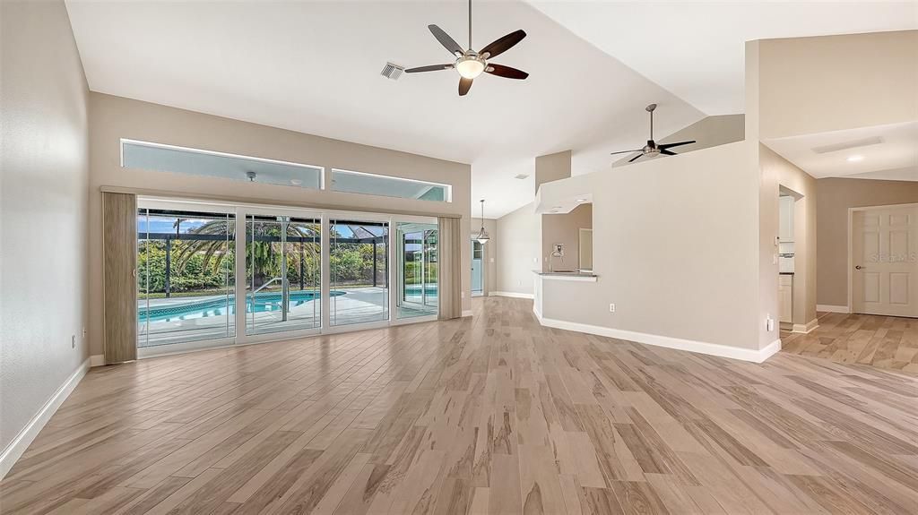 待售: $650,000 (3 贝兹, 2 浴室, 2449 平方英尺)