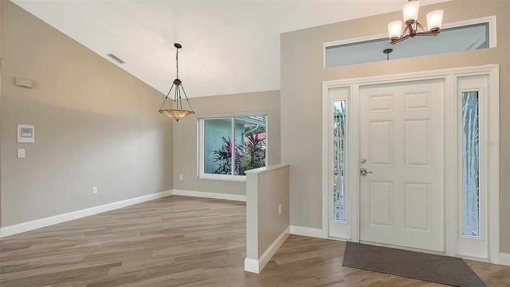 待售: $650,000 (3 贝兹, 2 浴室, 2449 平方英尺)