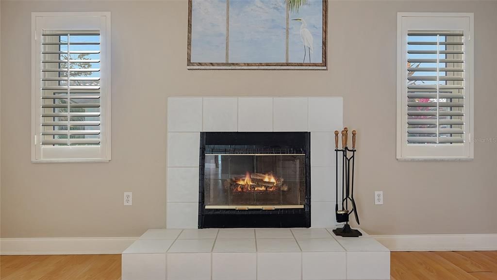 待售: $650,000 (3 贝兹, 2 浴室, 2449 平方英尺)