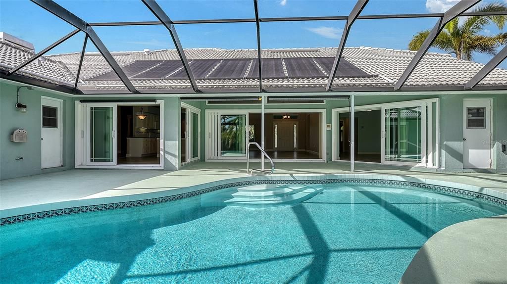 待售: $650,000 (3 贝兹, 2 浴室, 2449 平方英尺)