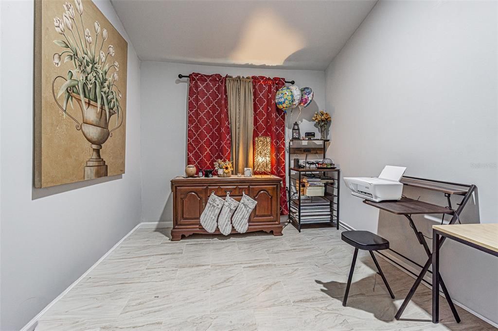 На продажу: $190,500 (2 спален, 2 ванн, 1037 Квадратных фут)