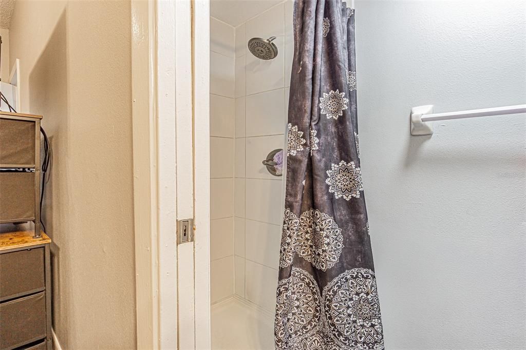 На продажу: $190,500 (2 спален, 2 ванн, 1037 Квадратных фут)