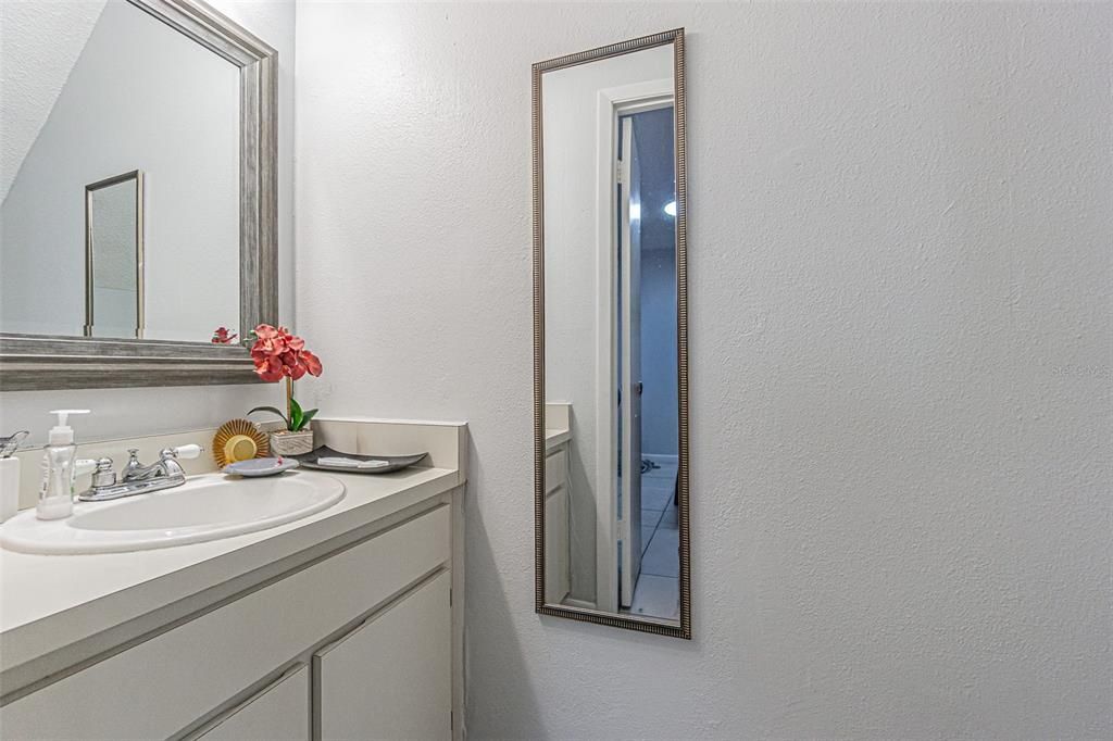 На продажу: $190,500 (2 спален, 2 ванн, 1037 Квадратных фут)