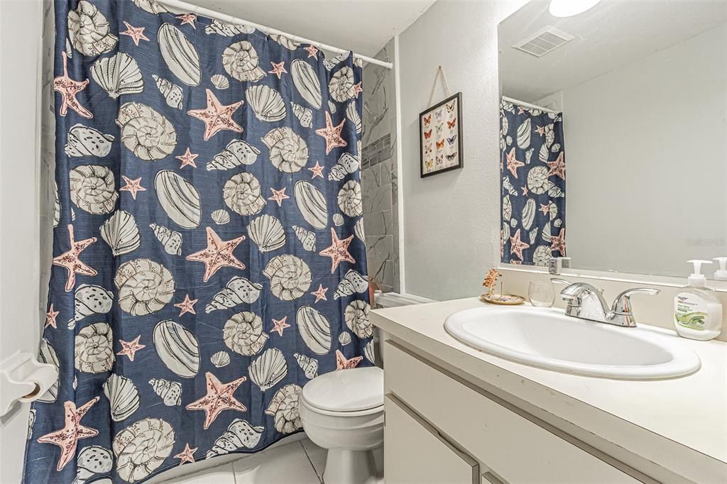 На продажу: $190,500 (2 спален, 2 ванн, 1037 Квадратных фут)