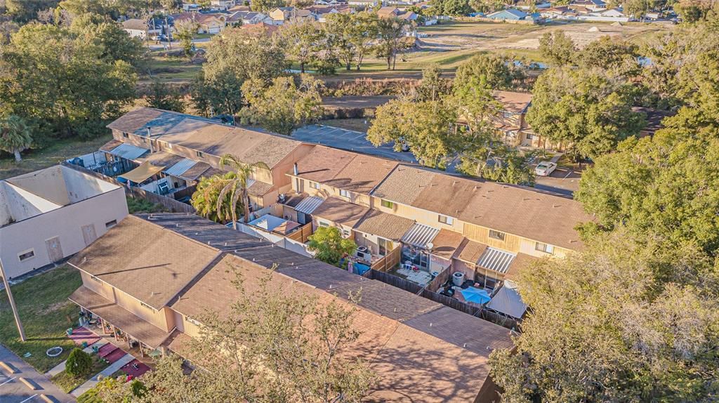 На продажу: $190,500 (2 спален, 2 ванн, 1037 Квадратных фут)