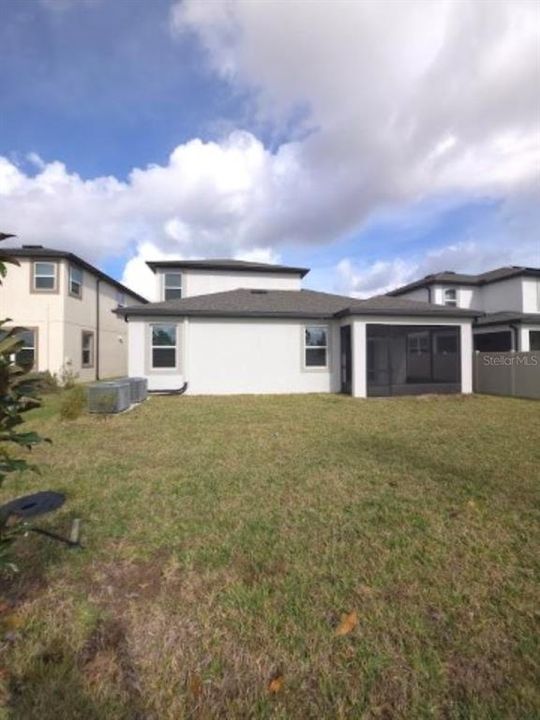 出租: $3,150 (4 贝兹, 3 浴室, 3014 平方英尺)