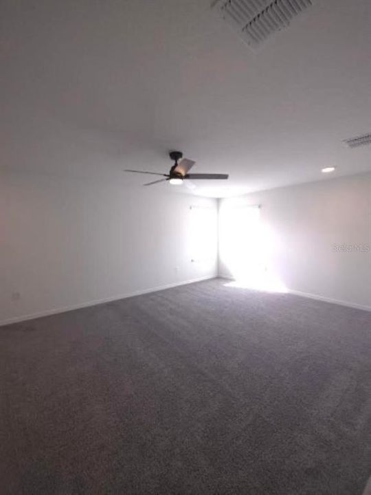 出租: $3,150 (4 贝兹, 3 浴室, 3014 平方英尺)