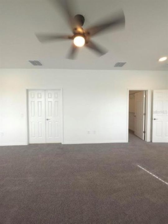 出租: $3,150 (4 贝兹, 3 浴室, 3014 平方英尺)