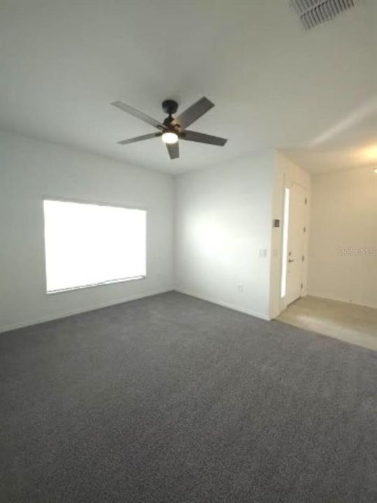 出租: $3,150 (4 贝兹, 3 浴室, 3014 平方英尺)