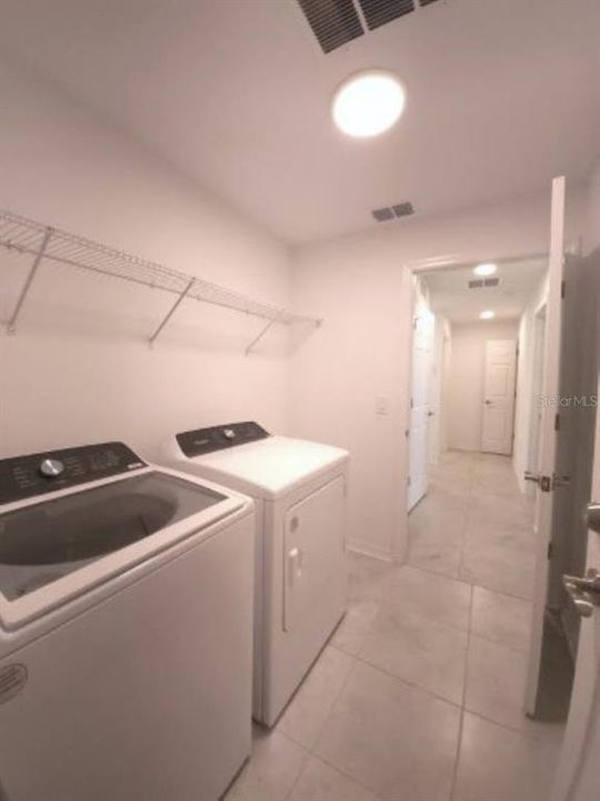 出租: $3,150 (4 贝兹, 3 浴室, 3014 平方英尺)