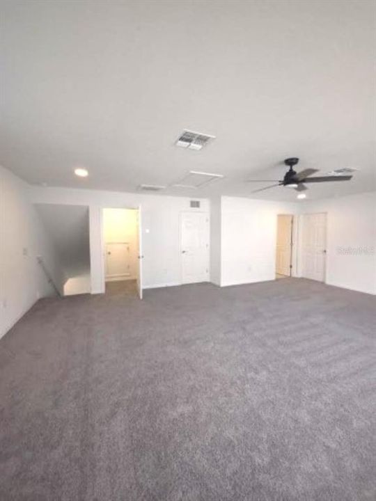 出租: $3,150 (4 贝兹, 3 浴室, 3014 平方英尺)