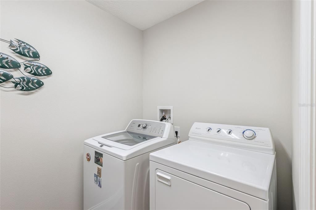 На продажу: $489,000 (3 спален, 2 ванн, 1914 Квадратных фут)