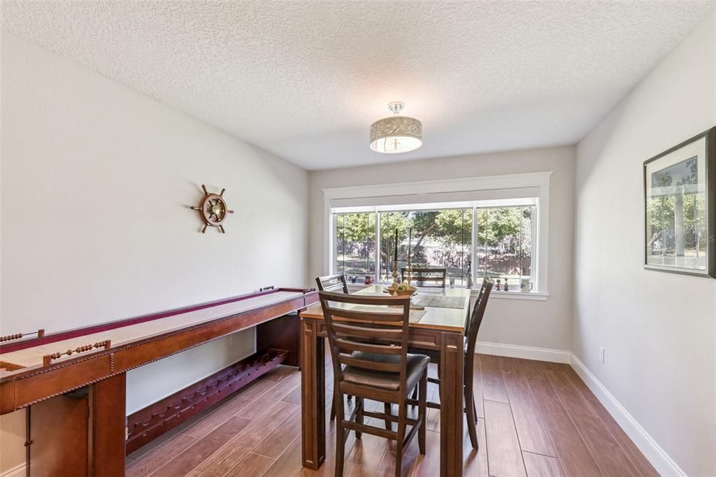 На продажу: $489,000 (3 спален, 2 ванн, 1914 Квадратных фут)