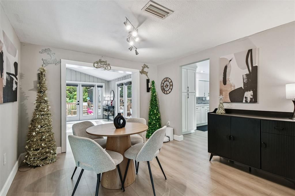 En Venta: $559,000 (2 camas, 2 baños, 1656 Pies cuadrados)