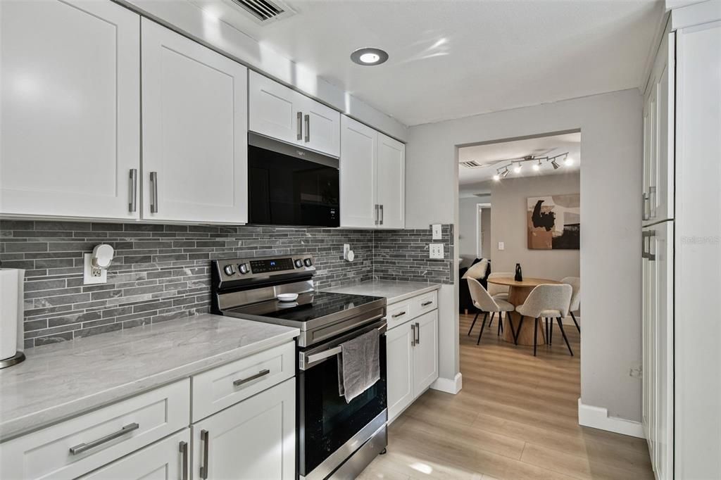 En Venta: $559,000 (2 camas, 2 baños, 1656 Pies cuadrados)