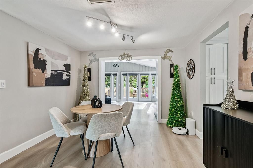 En Venta: $559,000 (2 camas, 2 baños, 1656 Pies cuadrados)