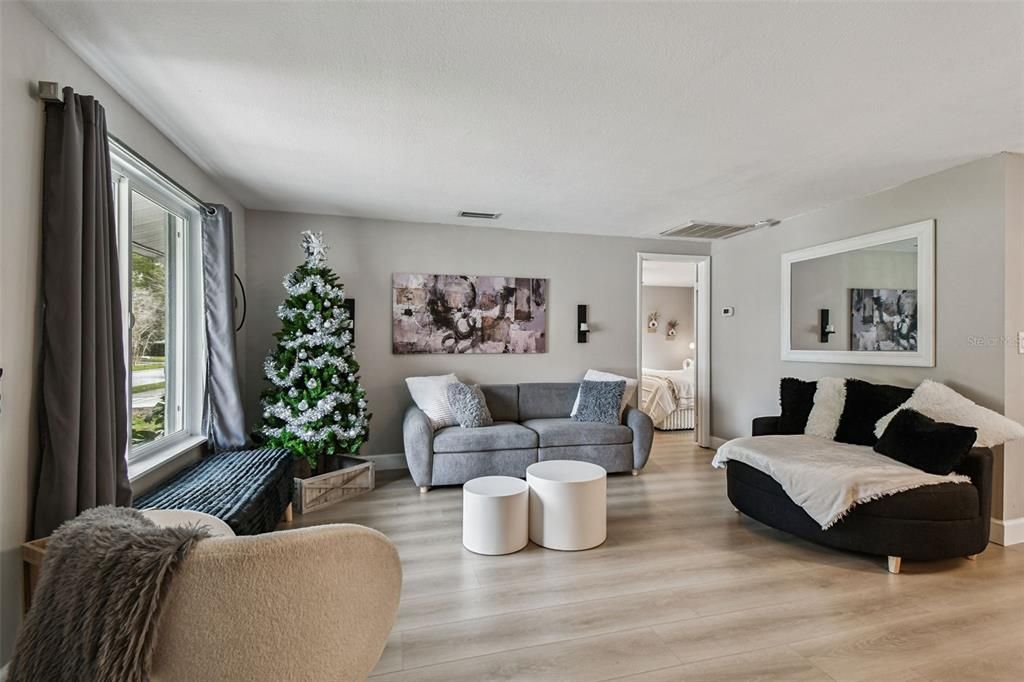 En Venta: $559,000 (2 camas, 2 baños, 1656 Pies cuadrados)