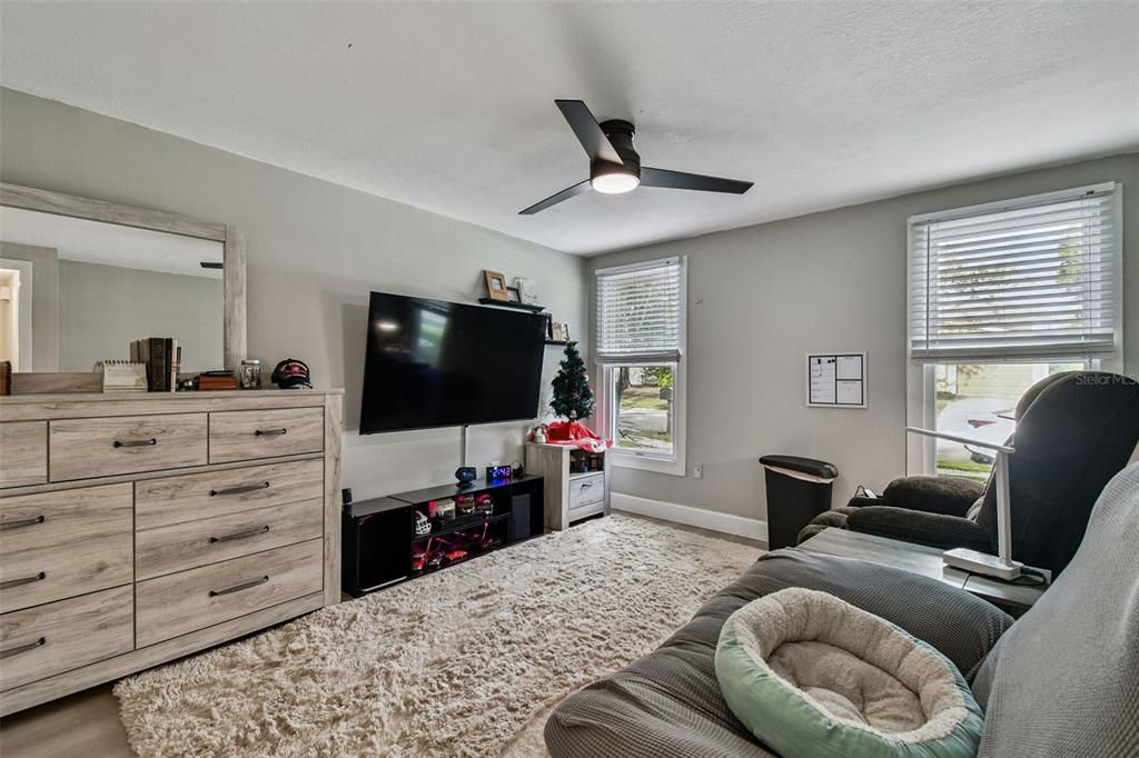 En Venta: $559,000 (2 camas, 2 baños, 1656 Pies cuadrados)