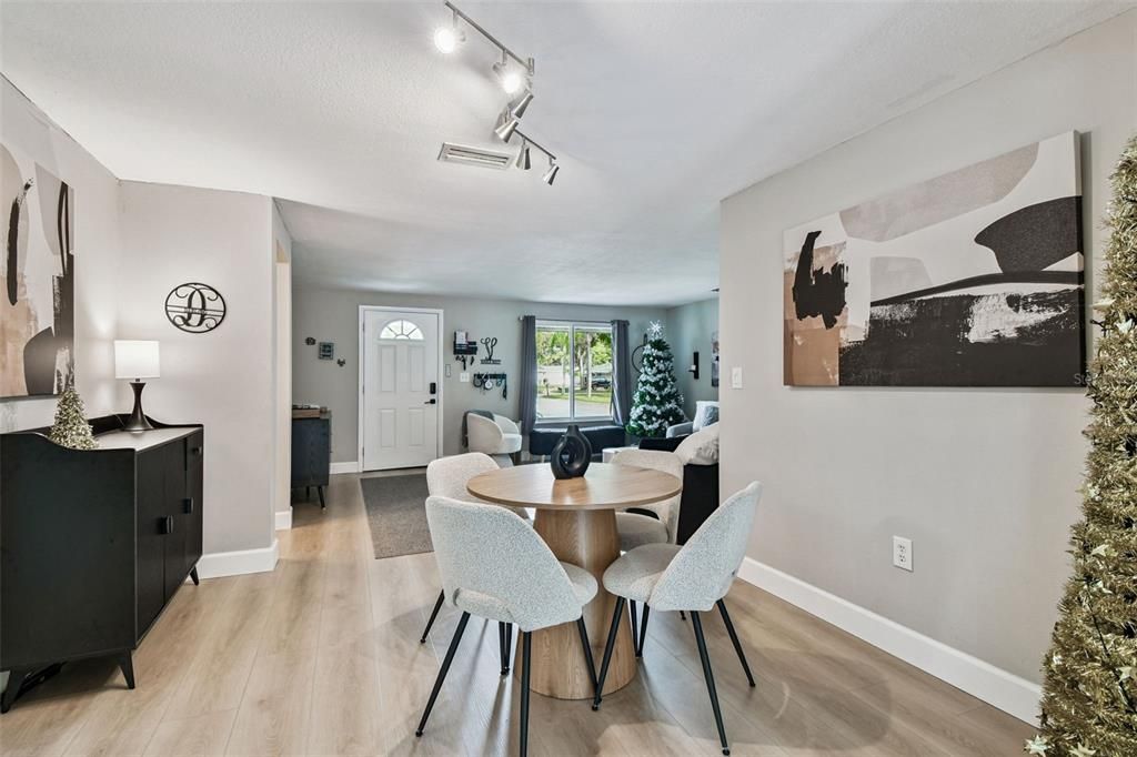 En Venta: $559,000 (2 camas, 2 baños, 1656 Pies cuadrados)