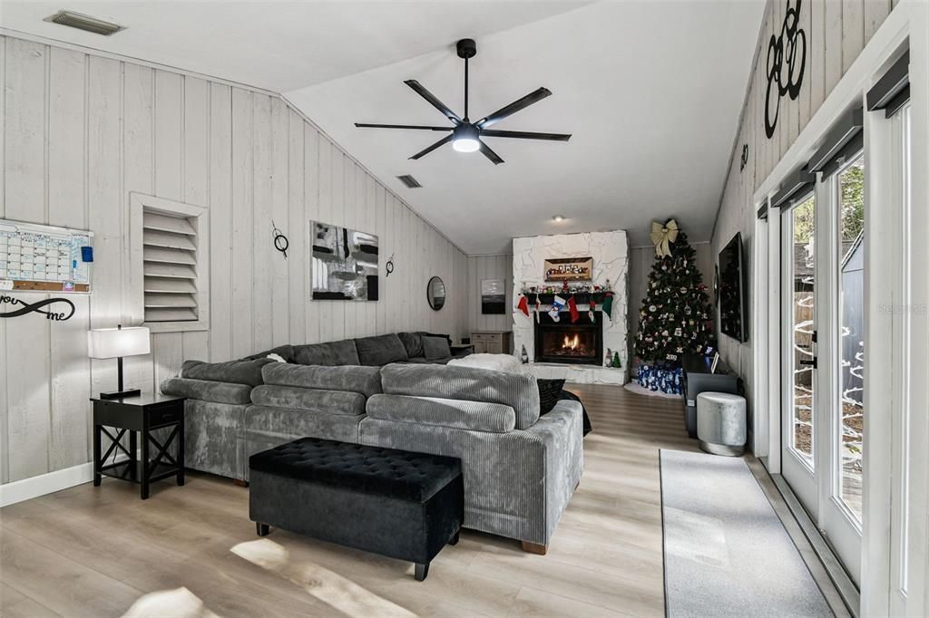 En Venta: $559,000 (2 camas, 2 baños, 1656 Pies cuadrados)