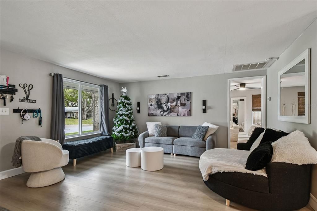 En Venta: $559,000 (2 camas, 2 baños, 1656 Pies cuadrados)