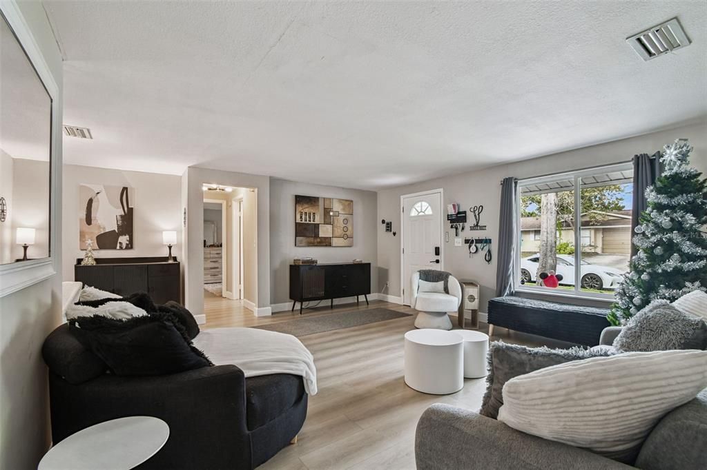 En Venta: $559,000 (2 camas, 2 baños, 1656 Pies cuadrados)