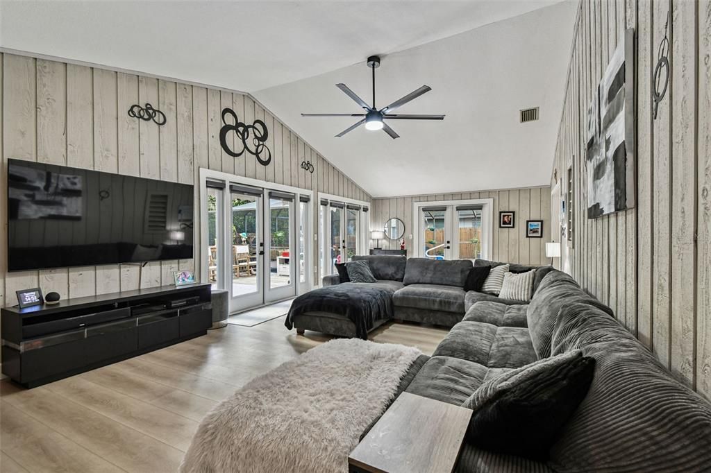 En Venta: $559,000 (2 camas, 2 baños, 1656 Pies cuadrados)