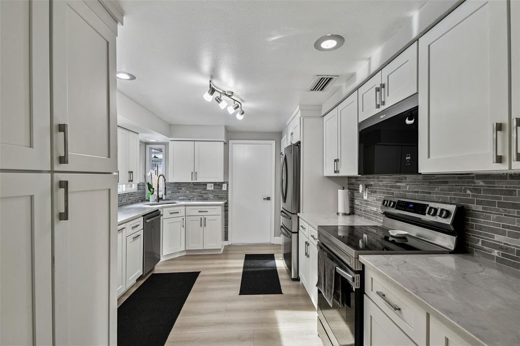 En Venta: $559,000 (2 camas, 2 baños, 1656 Pies cuadrados)