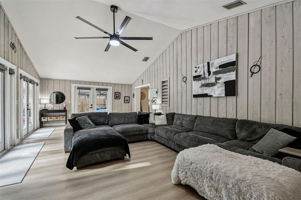 En Venta: $559,000 (2 camas, 2 baños, 1656 Pies cuadrados)