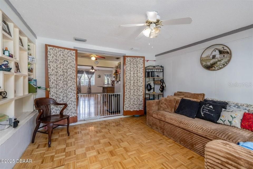 En Venta: $289,000 (2 camas, 1 baños, 1251 Pies cuadrados)