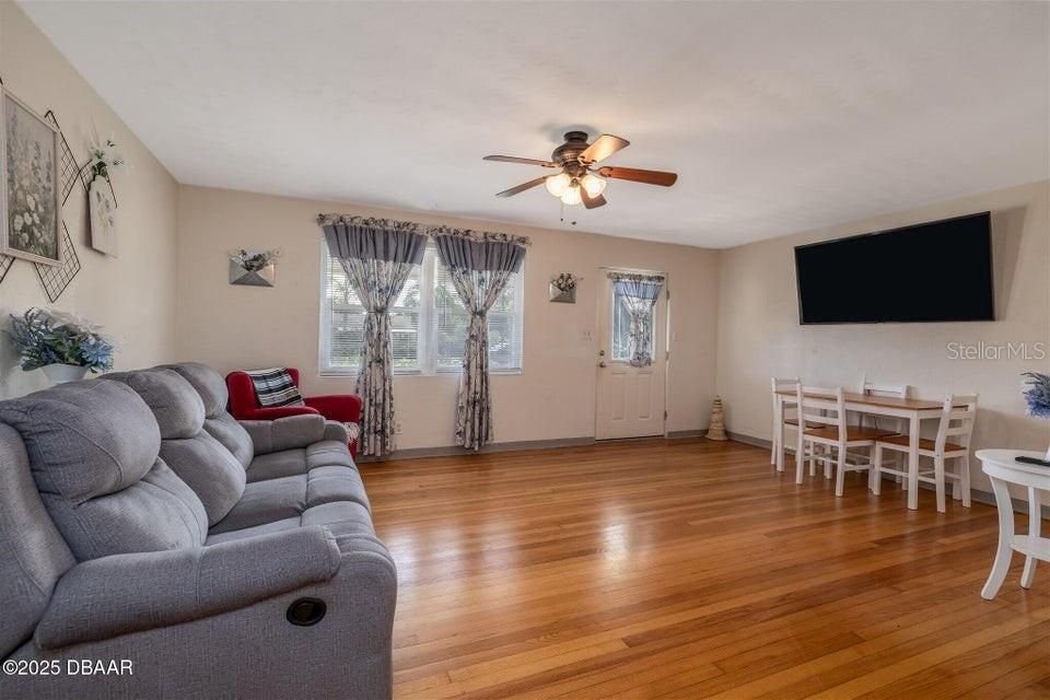 En Venta: $289,000 (2 camas, 1 baños, 1251 Pies cuadrados)