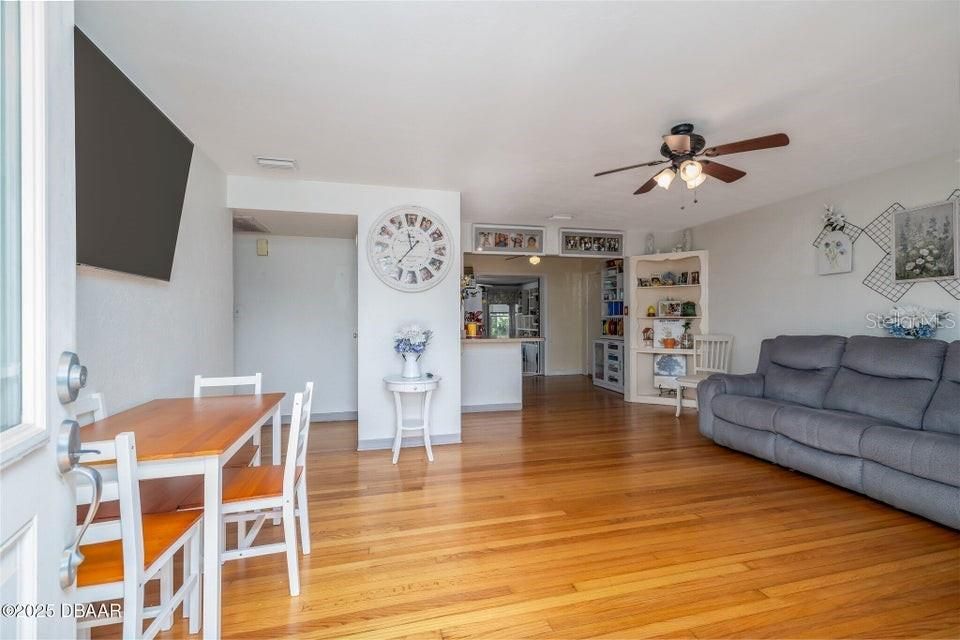 En Venta: $289,000 (2 camas, 1 baños, 1251 Pies cuadrados)