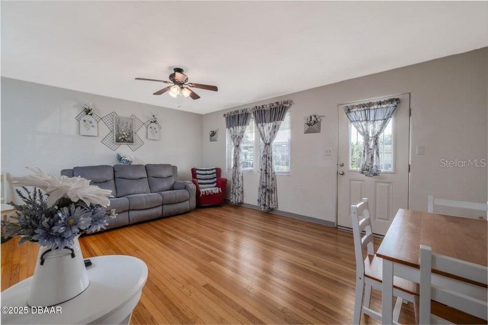 En Venta: $289,000 (2 camas, 1 baños, 1251 Pies cuadrados)