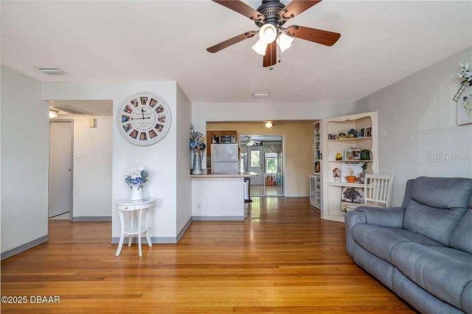 En Venta: $289,000 (2 camas, 1 baños, 1251 Pies cuadrados)