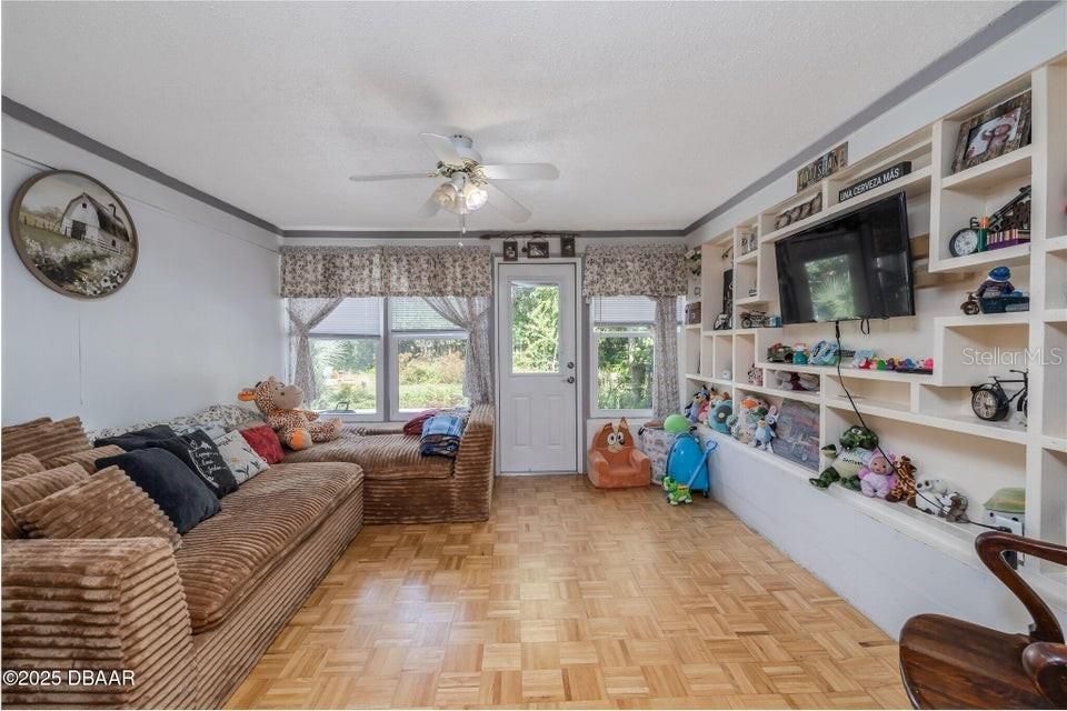 En Venta: $289,000 (2 camas, 1 baños, 1251 Pies cuadrados)