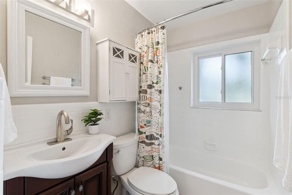 For Sale: $899,900 (5 beds, 3 baths, 2188 Square Feet)