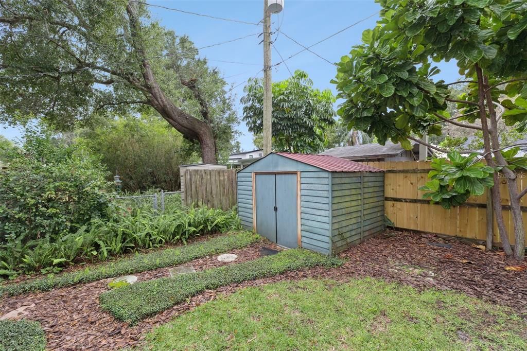 For Sale: $899,900 (5 beds, 3 baths, 2188 Square Feet)