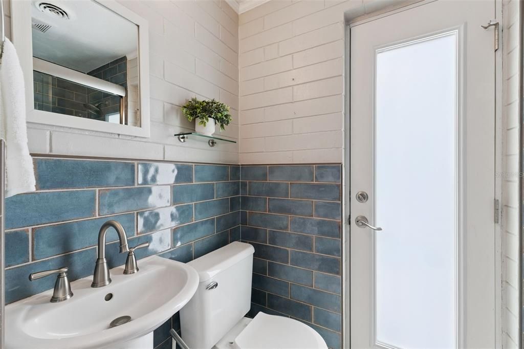 For Sale: $899,900 (5 beds, 3 baths, 2188 Square Feet)