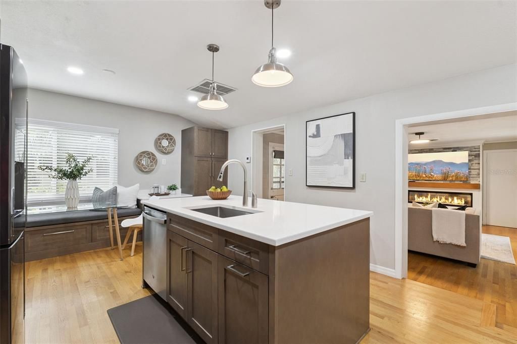 For Sale: $899,900 (5 beds, 3 baths, 2188 Square Feet)