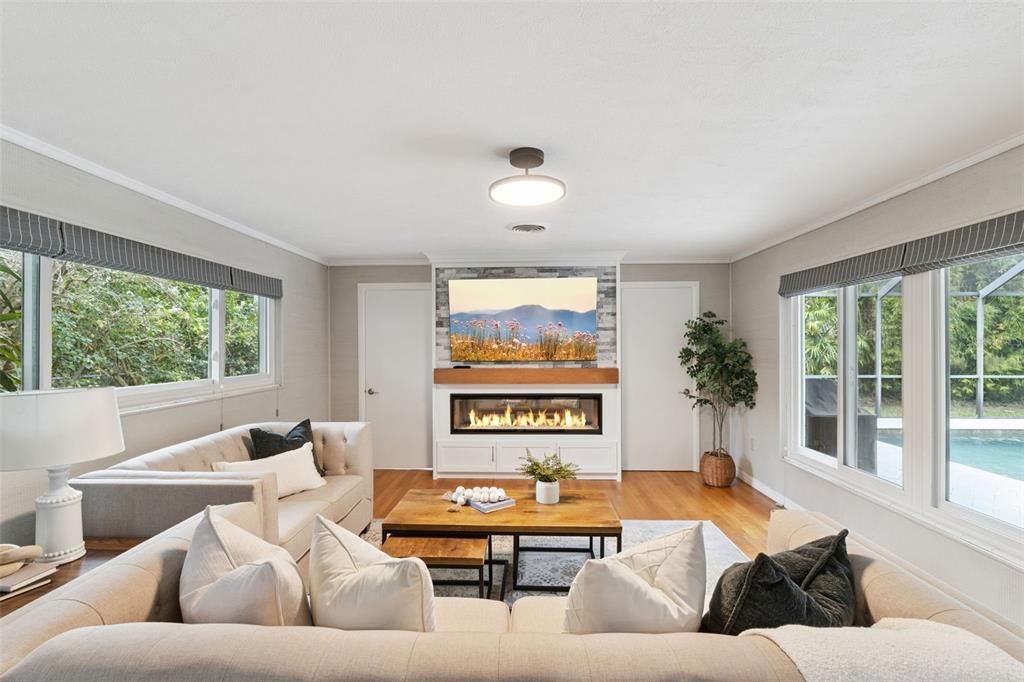 For Sale: $899,900 (5 beds, 3 baths, 2188 Square Feet)