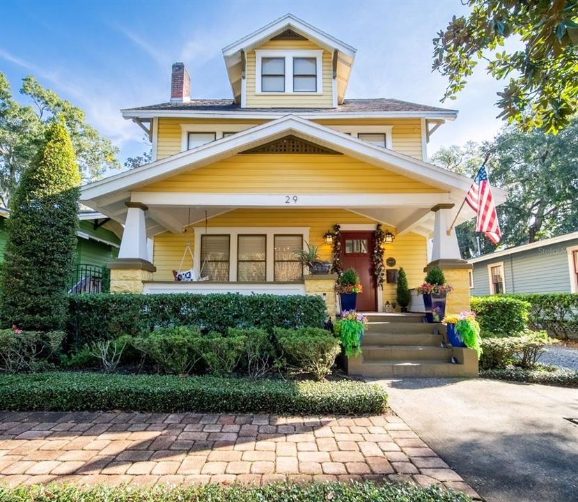 For Sale: $1,050,000 (4 beds, 3 baths, 3032 Square Feet)